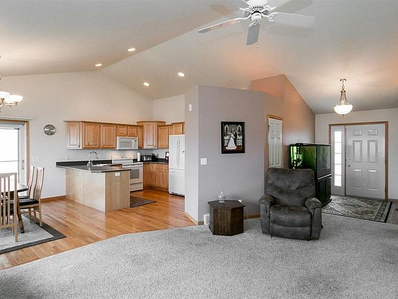 4th image of 1445 Velvet Ln