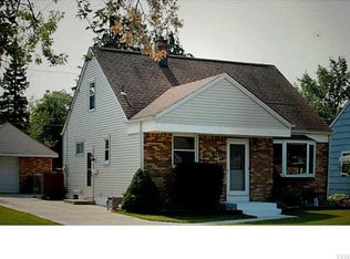 130 Cathedral Ln, Cheektowaga, NY