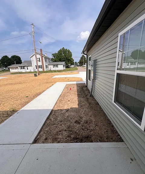 220 S Taylor St — Photo 3