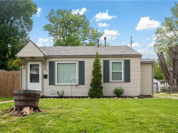 327 Cornell Ave, Bonner Springs, KS 66012