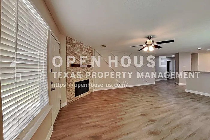 3 bed, 2.0 bath, 1631 sqft, $1,925 — Photo 4
