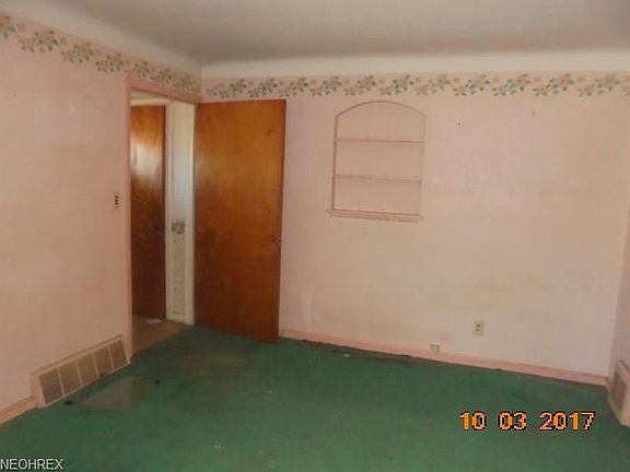 3rd image of 4785 E 71st St