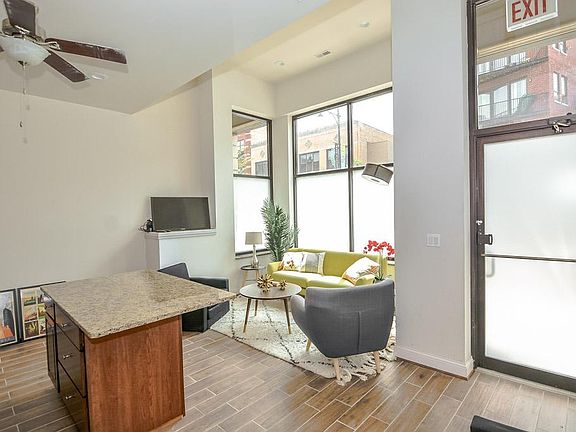 2nd image of 1448 W Fullerton Ave #First