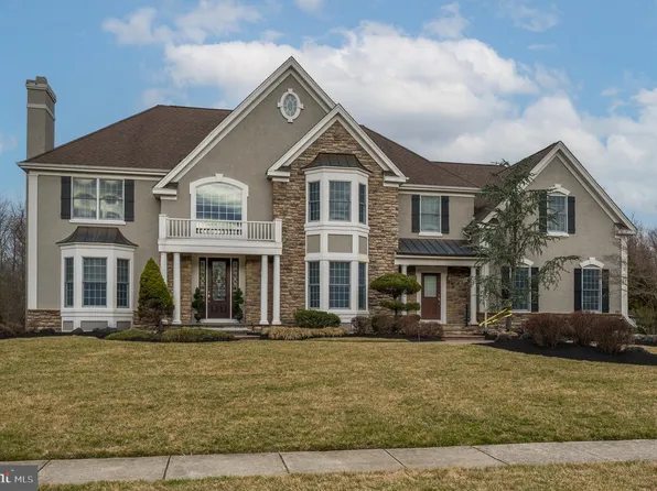 165 Fellswood Dr, Moorestown, NJ 08057