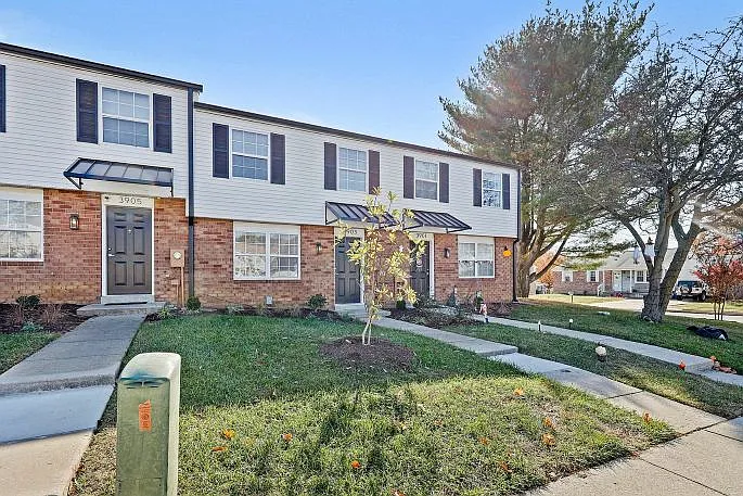 outside-Village-of-Carrollwood