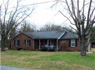 1122 Oak Dr, Murfreesboro, TN 37128