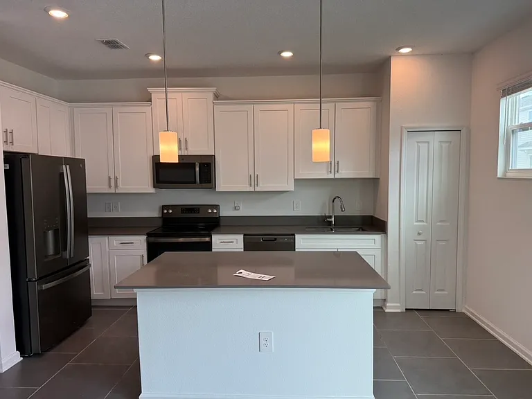 7621 Danube Rd — Photo 5