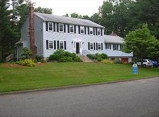 28 Carriage Ln, Walpole, MA 02081