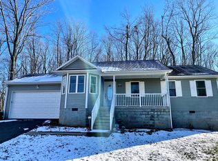 121 Chapman Rd, Shady Spring, WV 25918