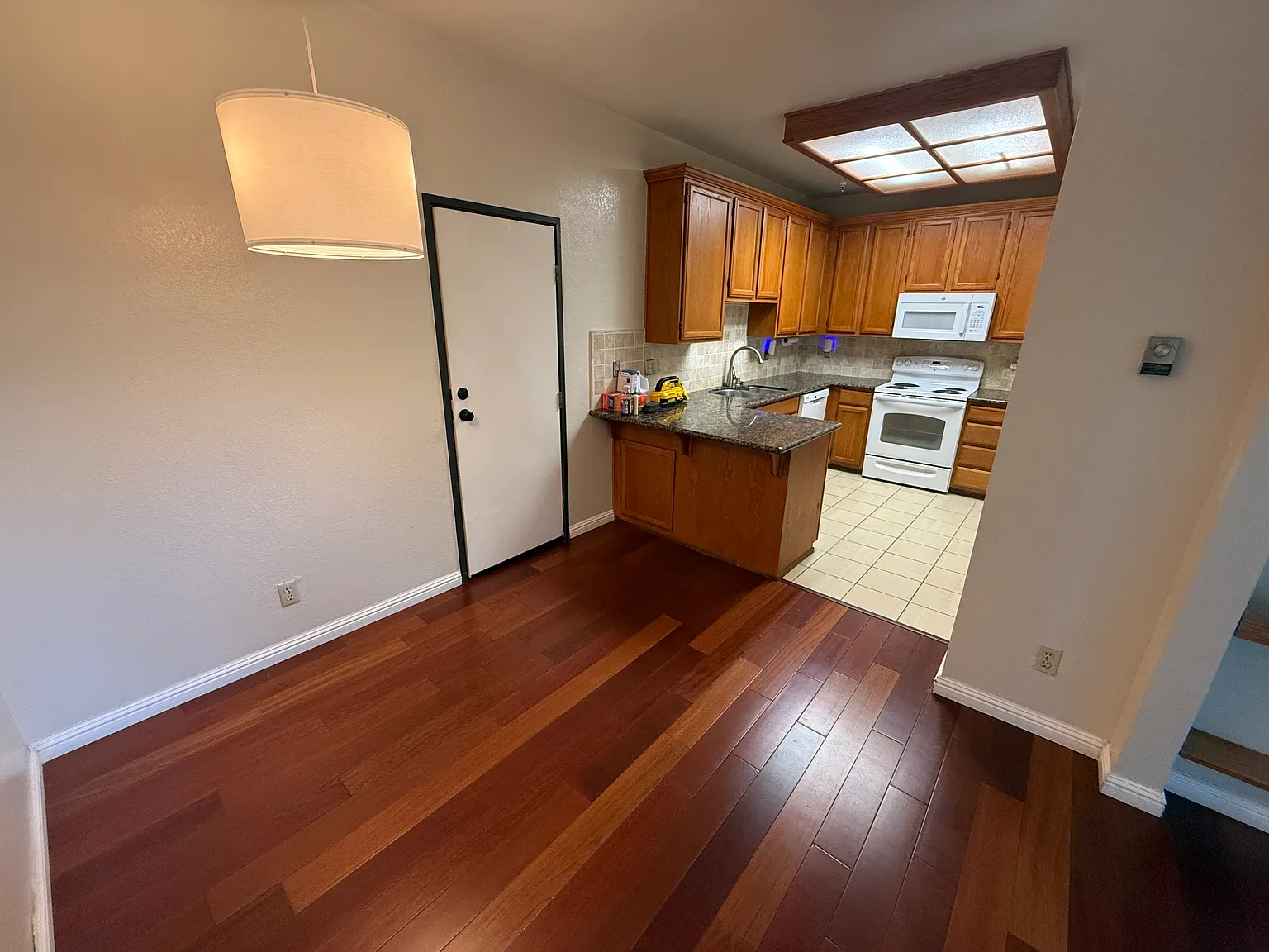 1 bed, 764 sqft, $3,100 — Photo 3
