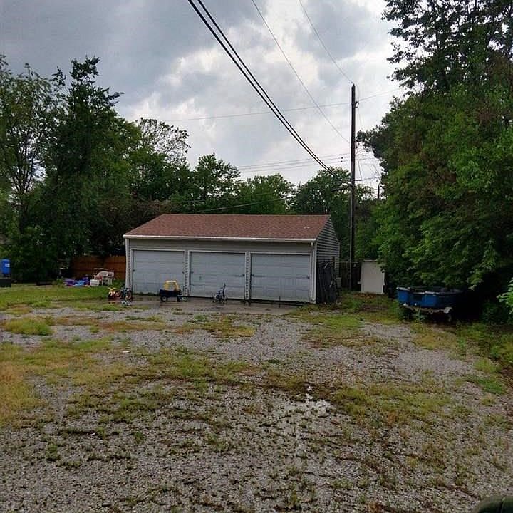 2nd image of 1901 S 47th St