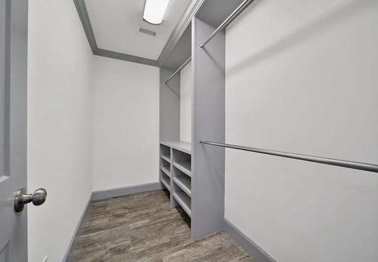 10042 Briar Forest Dr — Photo 36