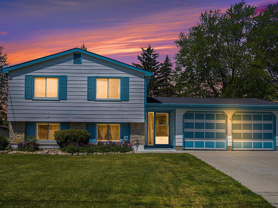 1st image of 133 Lincolnwood Dr