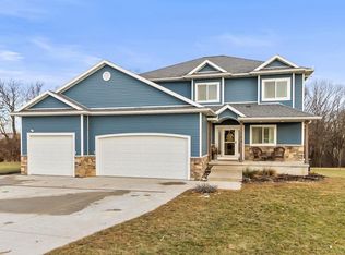 104 Highland Dr, Cambria, WI 53923