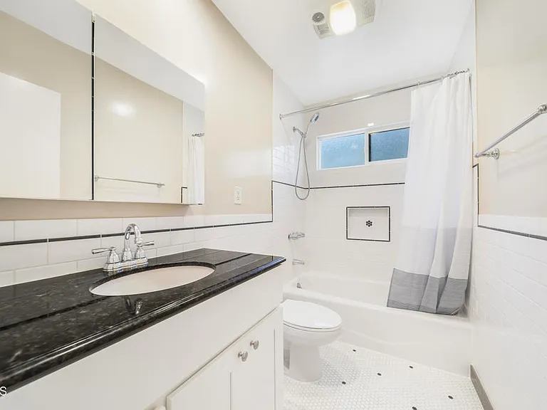 605 N Los Robles Ave #4 — Photo 6