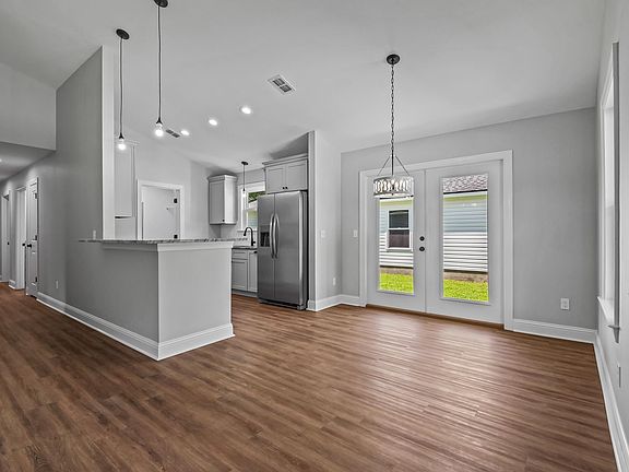 2nd image of 53 Nelson Rd