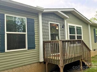 208 Stillwater Springs Rd, Burnsville, NC 28714