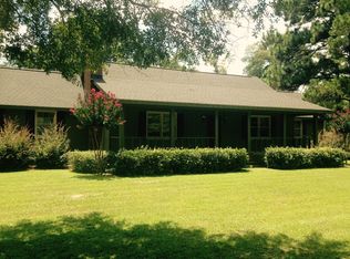 126 Azalea Ln, Fitzgerald, GA 31750