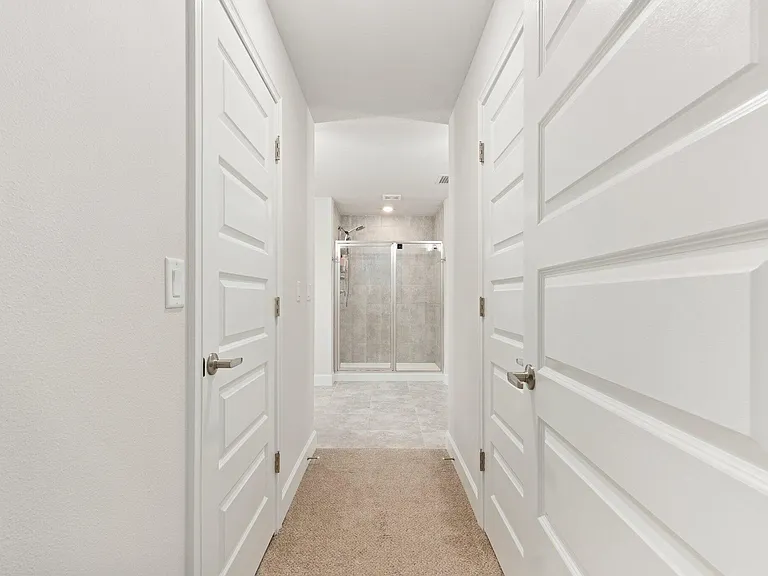 8324 Amalfi Cir — Photo 32