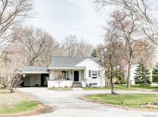 4316 Pine Grove Ave, Fort Gratiot, MI 48059