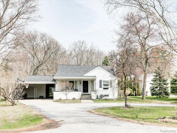 4316 Pine Grove Ave, Fort Gratiot, MI 48059