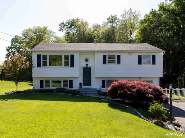 3 Eastview Drive, New Fairfield, CT 06812
