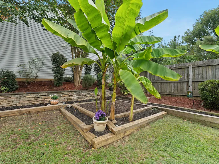 1204 Meadow Moss Ct — Photo 17