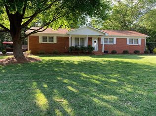 129 Circle Dr, Mount Holly, NC 28120
