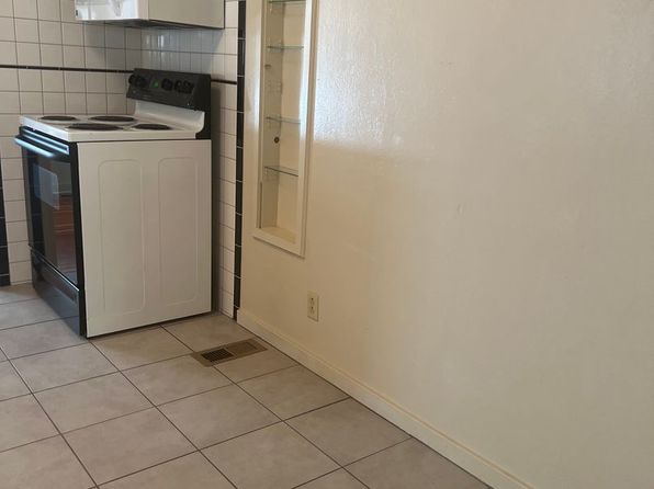 745 Elm Ave, Gustine, CA 95322