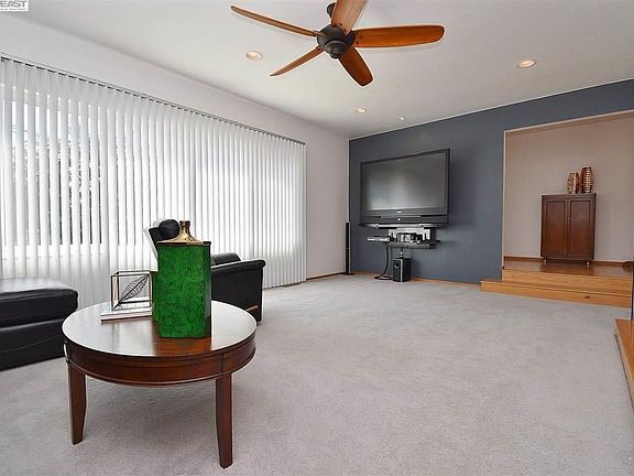 4th image of 21465 Tanglewood Dr