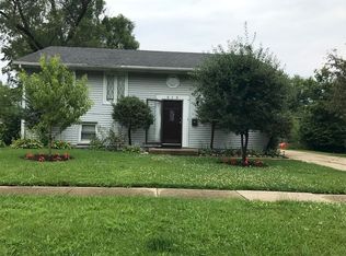 419 Beaver Dr, Streamwood, IL 60107