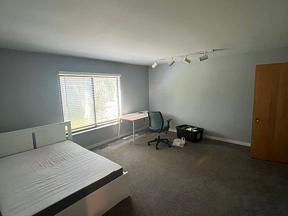 4th image of 3 Westbury Ct #3