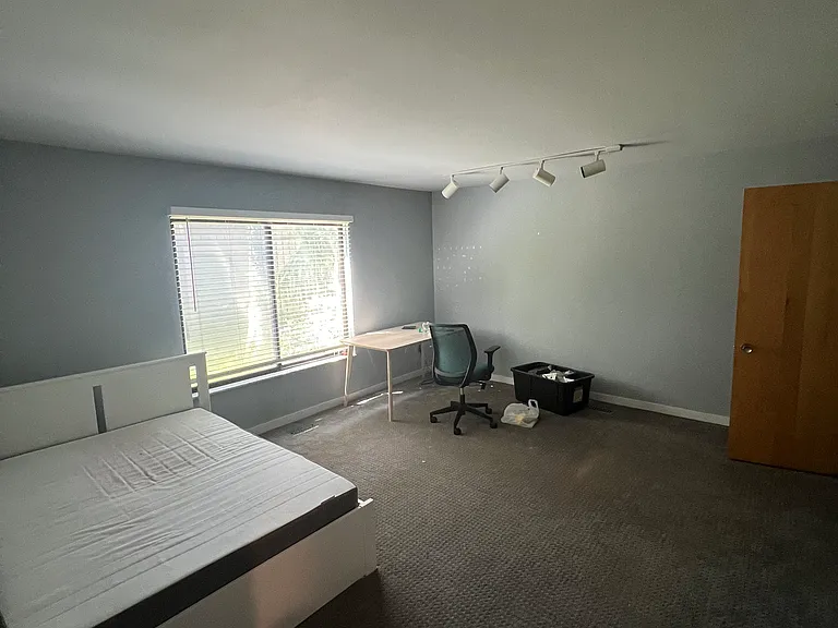 3 Westbury Ct #3 — Photo 4