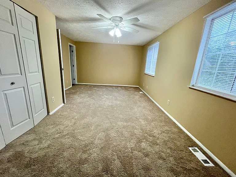 6418 Meadow Rue Dr — Photo 15