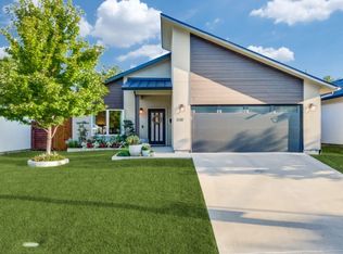 1110 Claude St, Dallas, TX 75203