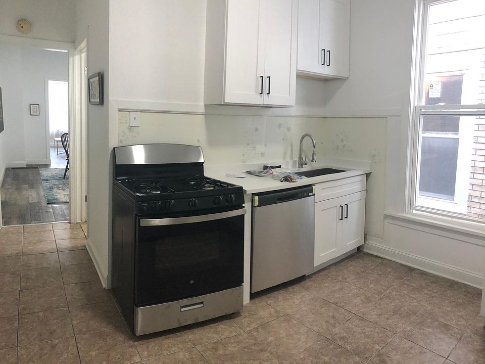 1st image of 1628 N Fairfield Ave #1F