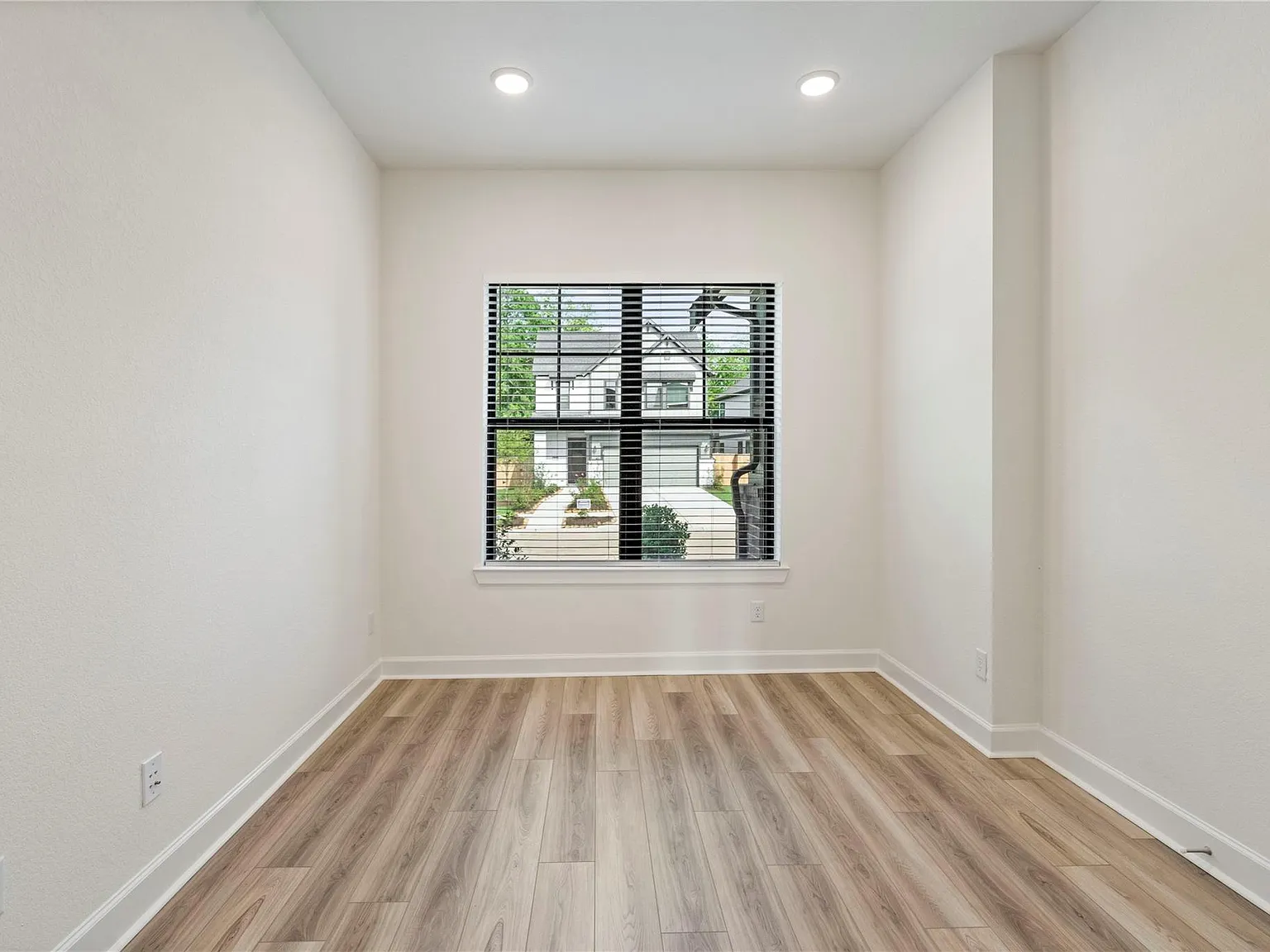 3 bed, 2.5 bath, 2190 sqft, $3,000 — Photo 4