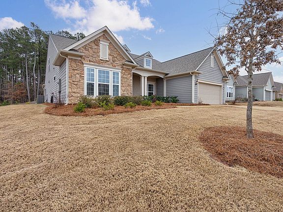 3rd image of 1041 Pebble Creek Rd