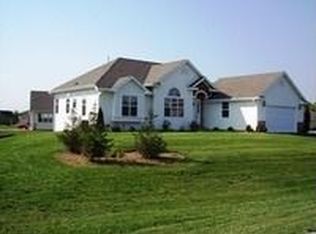 649 N Buth Rd, Dousman, WI 53118