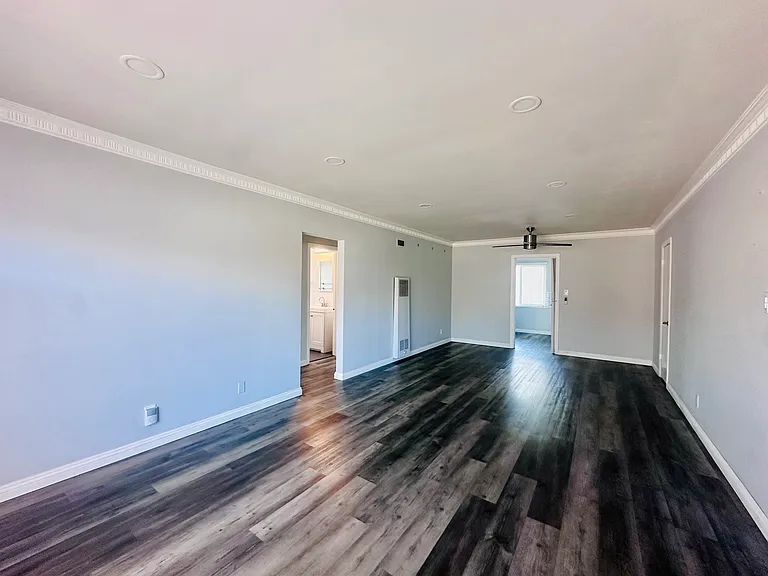 29 N Hidalgo Ave #F — Photo 2