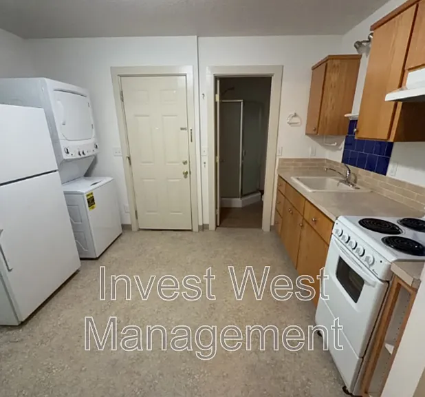 2703 E 8th St #1 — Photo 3