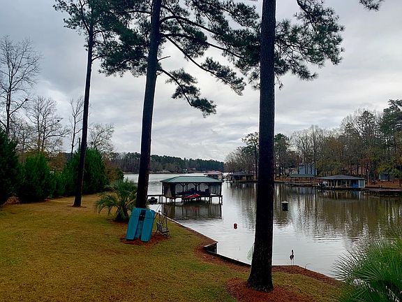 4th image of 370 Possum Point Dr