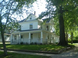 909 N Cedar St, Abilene, KS 67410