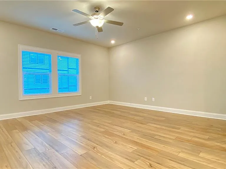1040 Knoxboro Ln — Photo 17