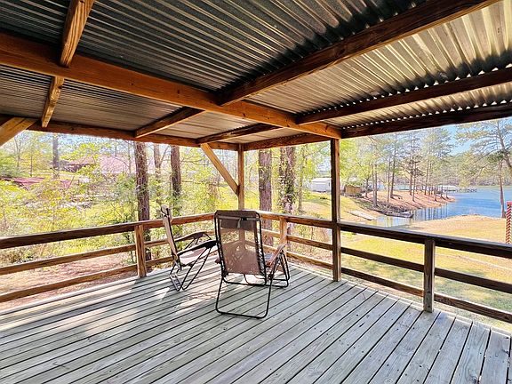 2nd image of 320 Northpoint Loop