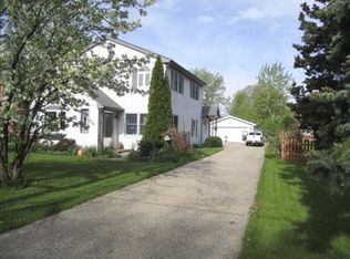 664 Greenwood Rd, Northbrook, IL 60062