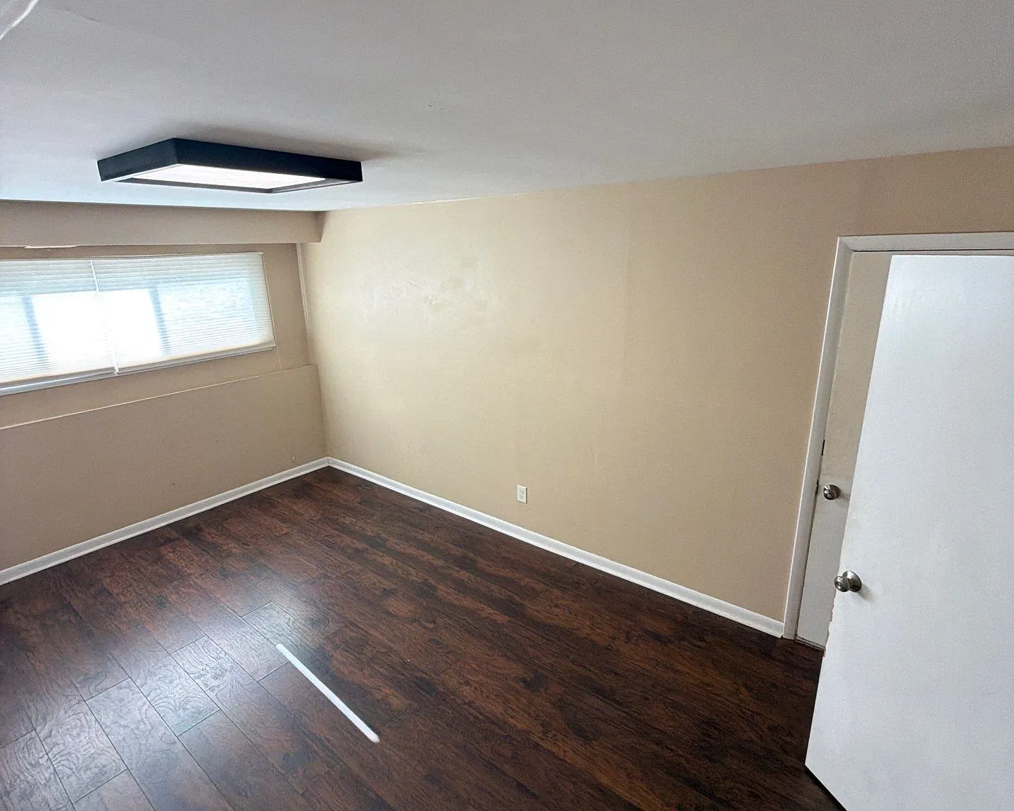 3 bed, 1.5 bath, 2100 sqft, $2,500 — Photo 4