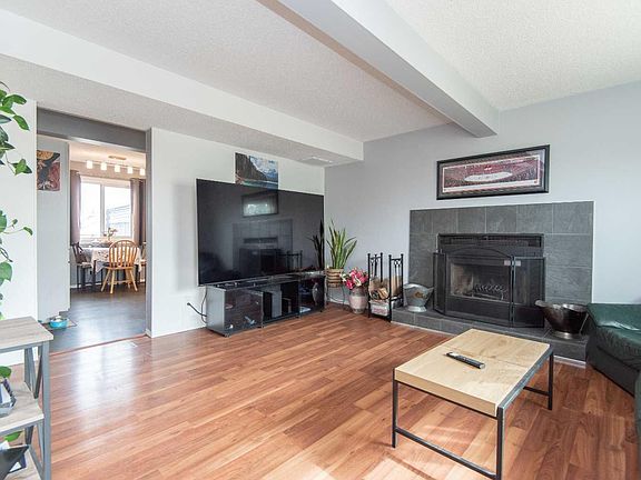 3rd image of 5716 71st St