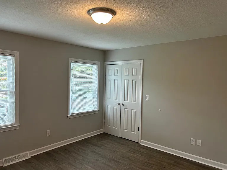 101 Plaza Oaks Rd #6 — Photo 6