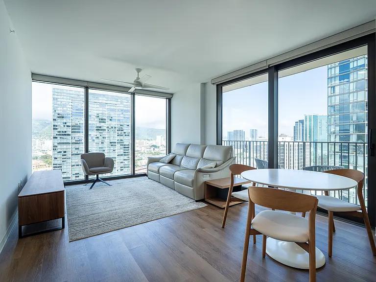 987 Queen St #2714 — Photo 1